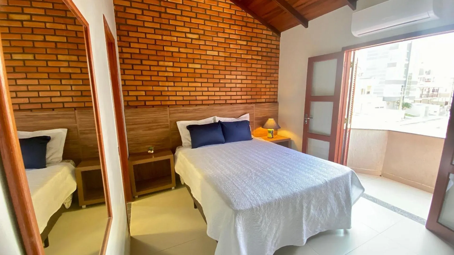 020A - Sobrado De 3 Quartos Para Alugar, Bombinhas/Sc Holiday home